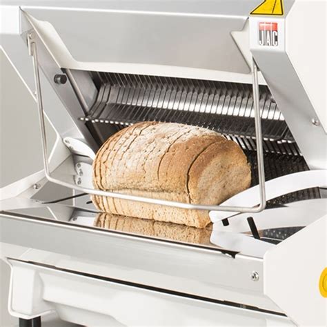 Ilustración de una cortadora de pan horizontal JAC ZIP abriendo una baguette.