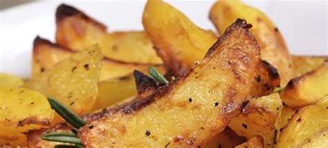 Papas cortadas en gajos