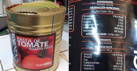 Imagen de un frasco de puré de tomate con etiqueta nutricional