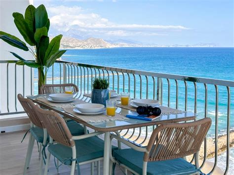 Apartamento con balcón frente al mar en Isla Canela