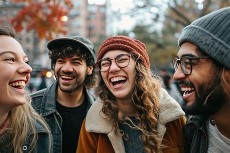 Imagen de un grupo de personas riendo