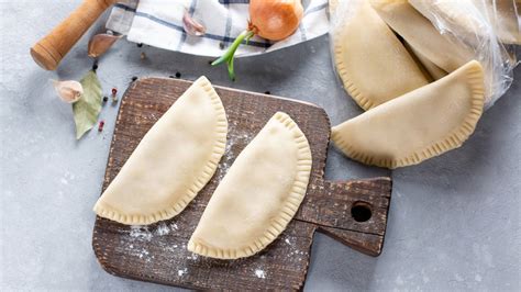 Obleas de empanadillas en moldes de magdalenas