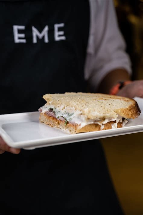 Sándwich Triángulo del Eme