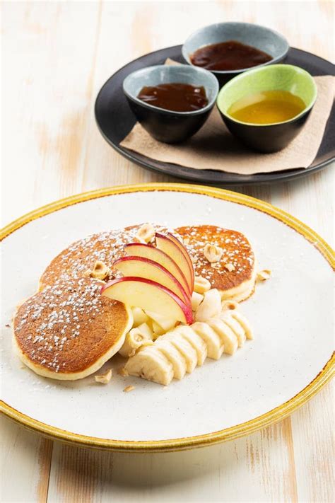 Tortitas veganas con frutas y sirope