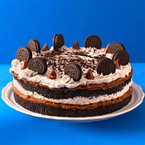 Torta helada de Oreo con capas de dulce de leche y crema