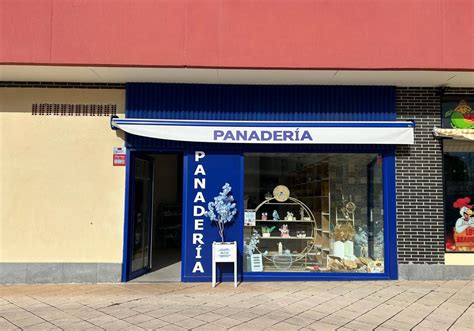 Fachada de la pastelería Tortas Aguilera en Antequera