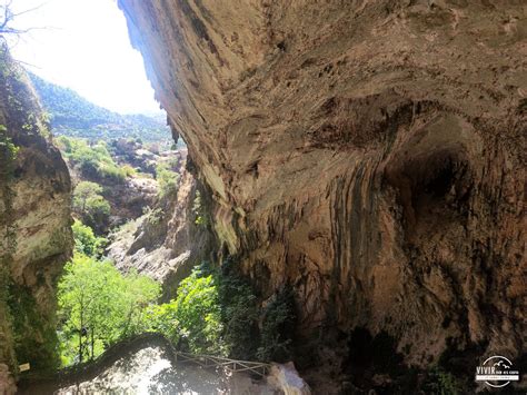Interior de la Cueva del Agua