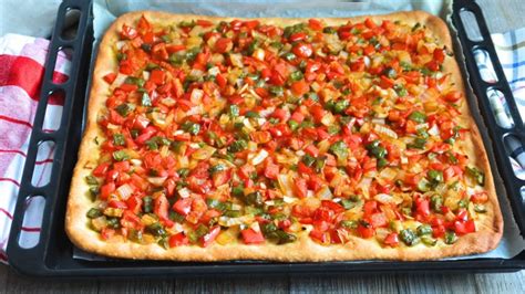 Coca de trampó recién horneada