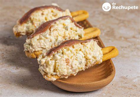 Marinera murciana con ensaladilla rusa y anchoa