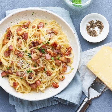 Preparación de la salsa carbonara