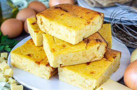 Sopa Paraguaya vegana recién horneada