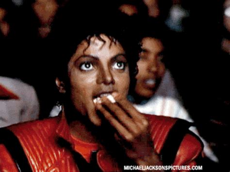 Michael Jackson comiendo palomitas GIF