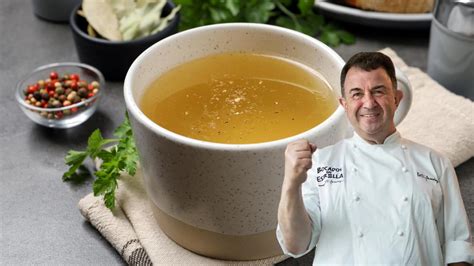 Chef Laín Montes preparando sopas de ajo