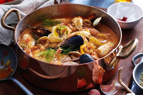 Ilustración de la variedad de pescados recomendados para la bouillabaisse tradicional