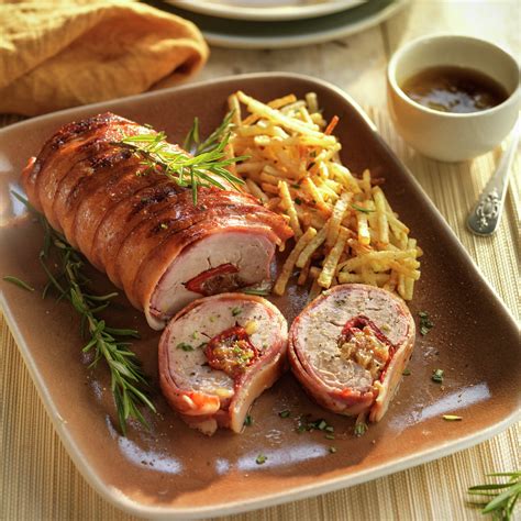 Solomillo de cerdo relleno con frutos secos y pimientos