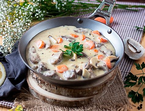 Blanqueta de ternera con salsa ligera