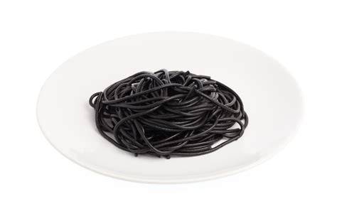Plato de espaguetis negros en MasterChef Celebrity