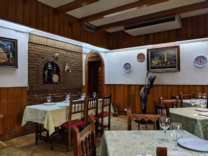 Interior de Casa Manolo El Gordo con ambiente familiar