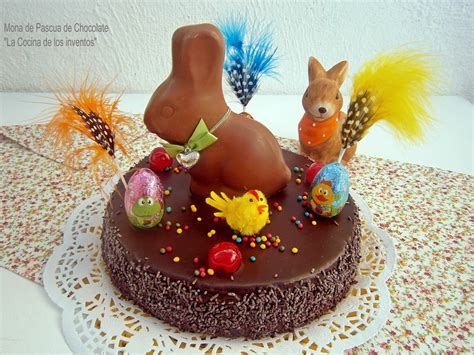 Mona de Pascua acompañada de chocolate y leche