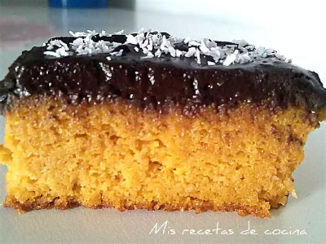 Bizcocho de zanahoria con cobertura de chocolate
