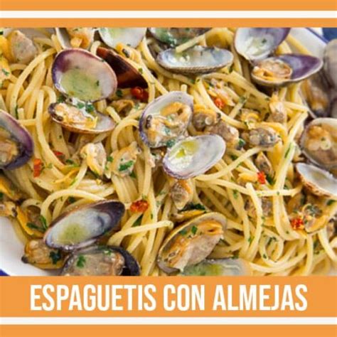 Ingredientes frescos para espaguetis con almejas