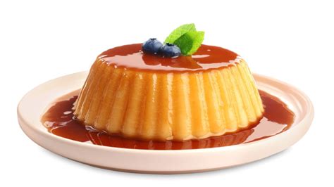 Plato de flan de berenjenas servido con guarnición