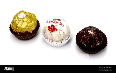 Variedades de chocolates Ferrero: Rocher, Raffaello y Rondnoir