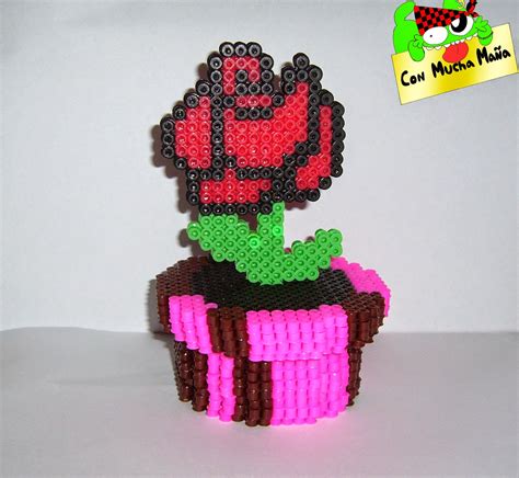 Diseño de caja 3D realizada con piezas de Hama Beads