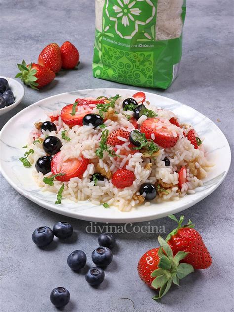 ensalada refrescante con frutas y frutos secos