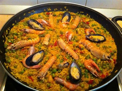 Plato de paella de mariscos