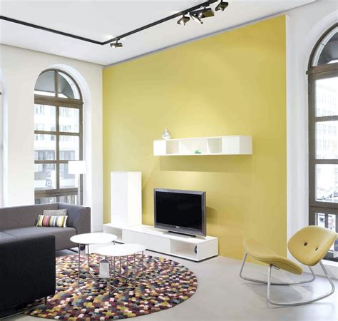Muebles de diseño en amarillo para interiores