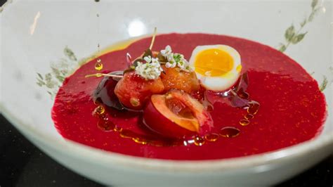 Gazpacho de remolacha con frutos rojos