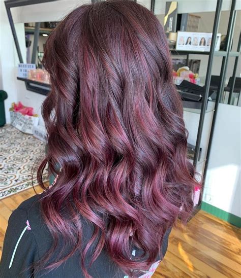 esquema de aplicación de balayage color berenjena
