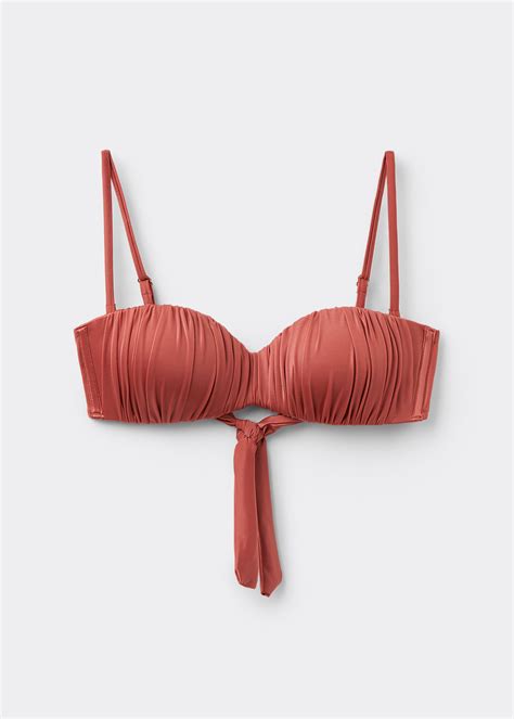 Variedad de bikinis bandeau con relleno y estampados