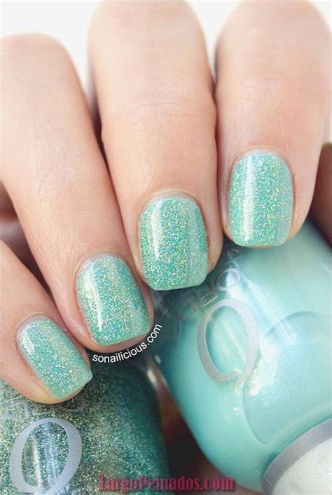 Diseño de uñas verde menta