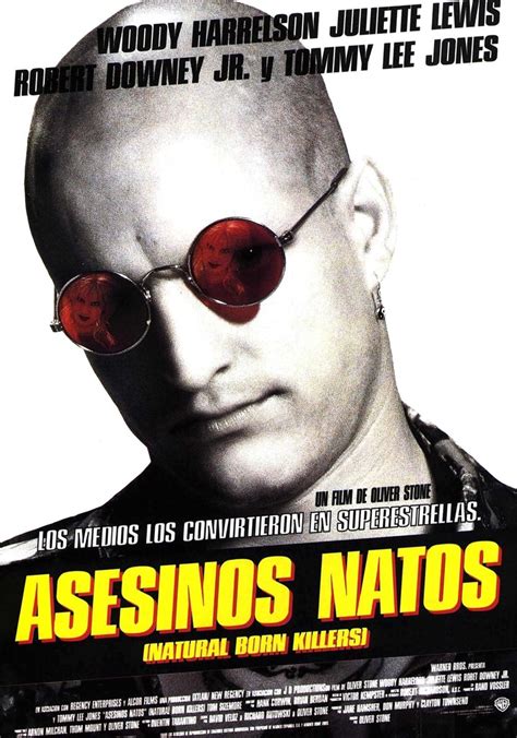 cartel promocional de la película Asesinos Natos con el elenco principal
