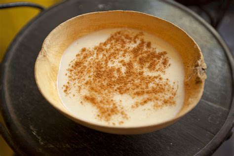 Pozol hondureño tradicional en jícaras