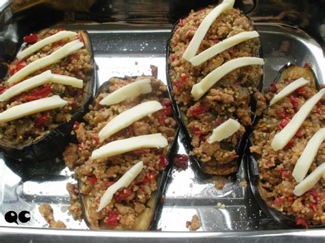 Berenjenas recién salidas del horno listas para servir