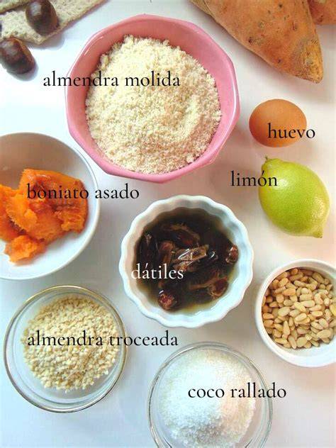Ingredientes para panellets de boniato: boniato, almendras crudas, estevia, vainilla, yema de huevo