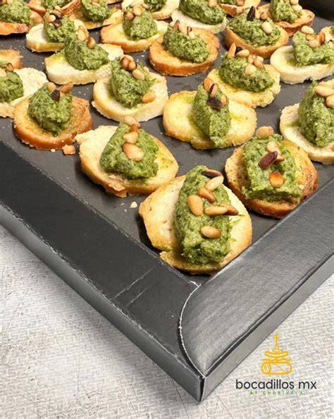 Baklava con piñones tostados