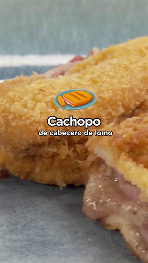 Proceso de rebozado de un cachopo, paso a paso: harina, huevo y pan rallado