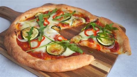 Ingredientes variados para bases de pizza sin gluten