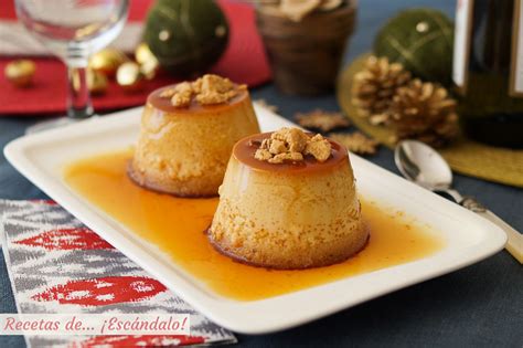 Flan de turrón blando recién desmoldado