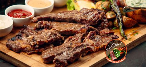 Variedad de carnes asadas al estilo argentino
