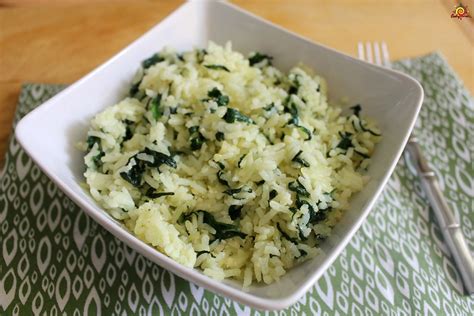 Arroz Nerone cocido con espinacas y cebolla