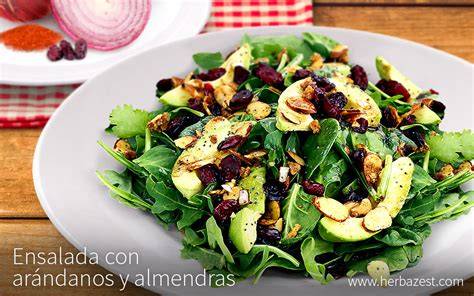 Ensalada con arándanos y almendras
