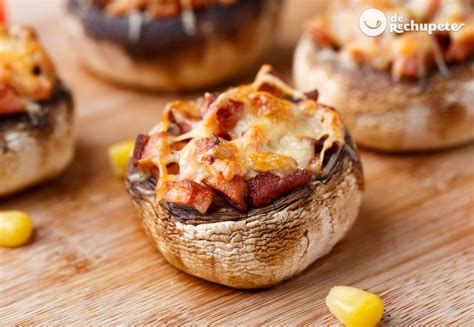 Plato de champiñones rellenos con queso crema y jamón