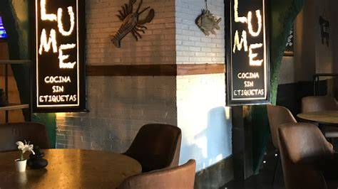 Fachada del restaurante Lume en Fuenlabrada