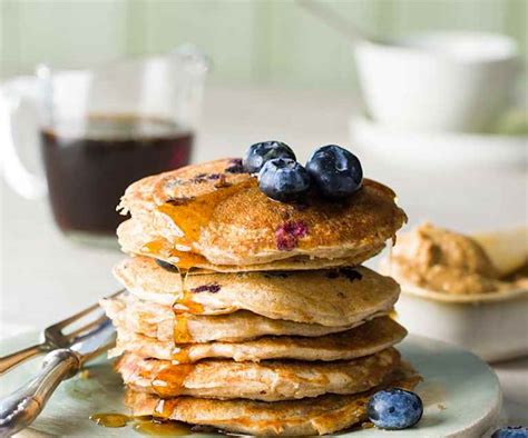 Tortitas de arándanos con diferentes toppings