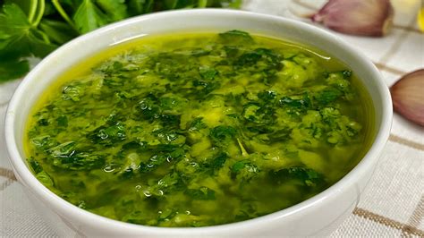 Majado de ajo y perejil